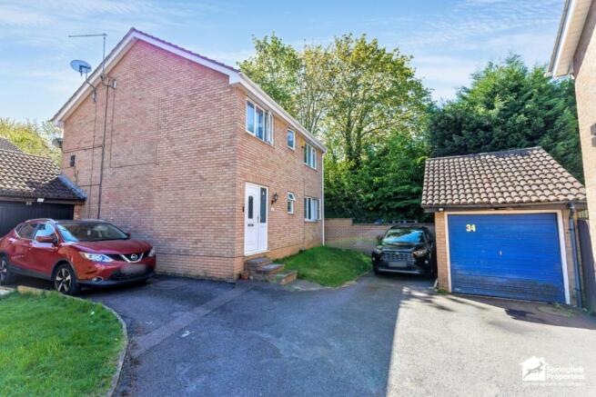 4 bed property, in Five Acres Fold, £320,000