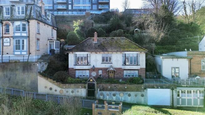 4 bed property, in Harbour, £400,000