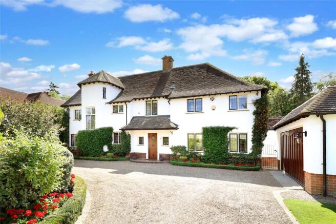 6 bed property, in Dukes Wood Avenue, £2,150,000