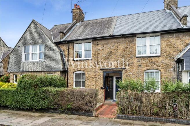 2 bed property, in Kevelioc Road, £475,000