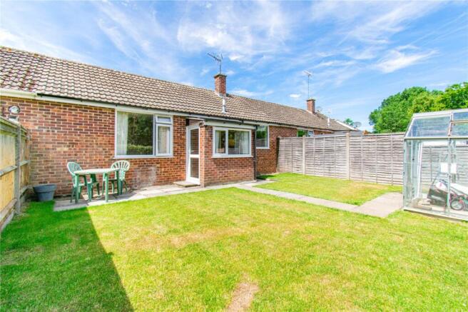 2 bed property, in Tubbs Farm Close, £250,000
