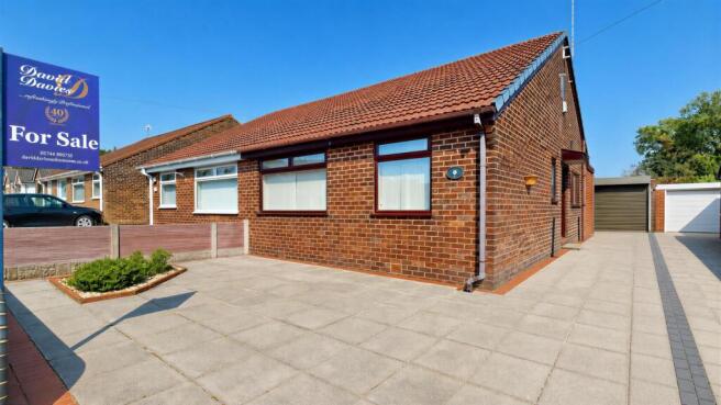 2 bed property, in Carter Avenue, £275,000