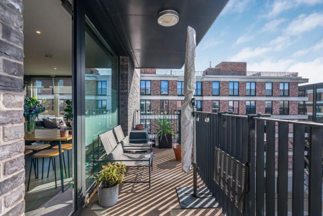 2 bed property, in Smoke House, £575,000