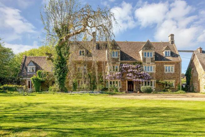 7 bed property, in Church Street, £1,700,000