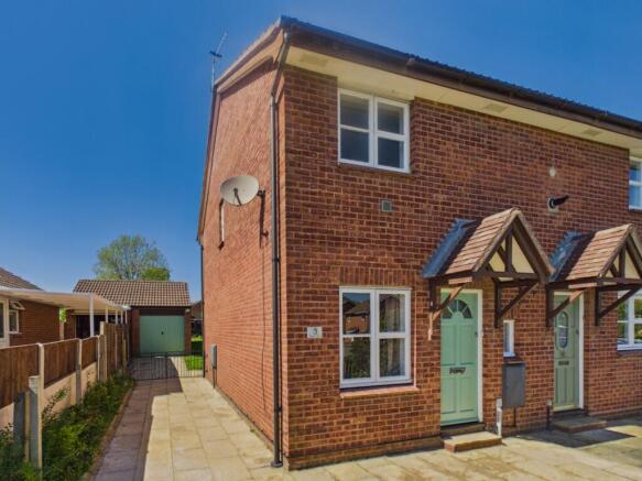 2 bed property, in Torrin Drive, £237,500