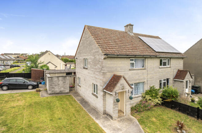 2 bed property, in Parsonage Place, £235,000