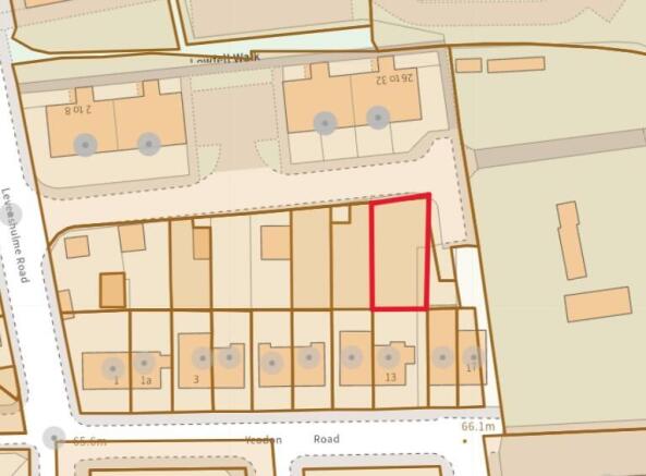 Land, in Land to the rear of Yeadon road, £25,000
