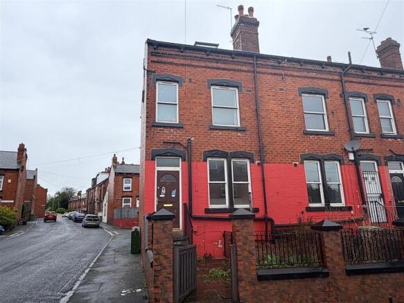1 bed property, in Arley Place, £70,000