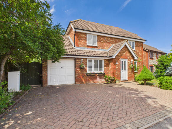 4 bed property, in Marbull Way, £735,000
