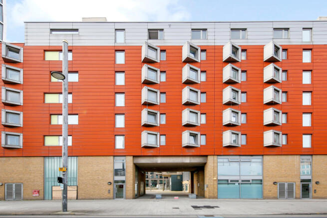 2 bed property, in John Wetherby Court West, £310,000