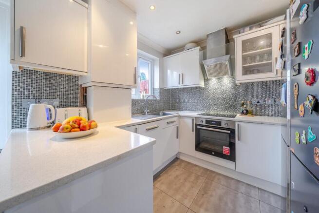 4 bed property, in Carstairs Road, £575,000