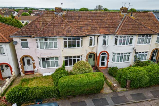 3 bed property, in Mackie Road, £235,000