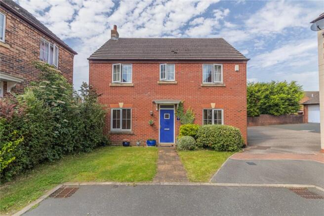 4 bed property, in Mollis Grove, £350,000