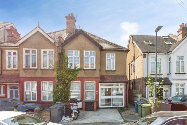 Studio, in Hamilton Road, £100,000