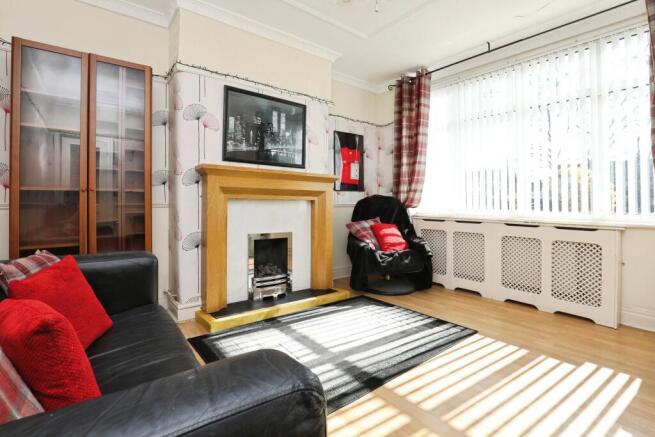 4 bed property, in Liverpool Road, £280,000