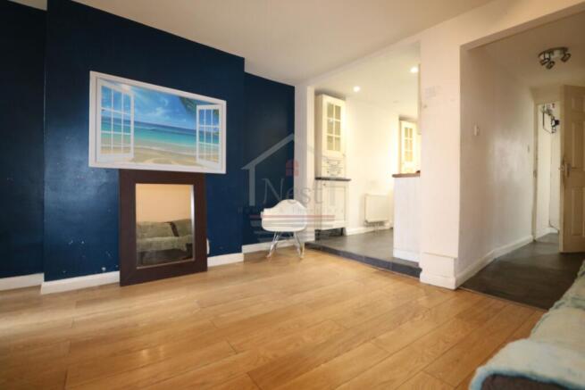 2 bed property, in Singleton Road, £194,999