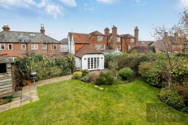 4 bed property, in High Street, £700,000