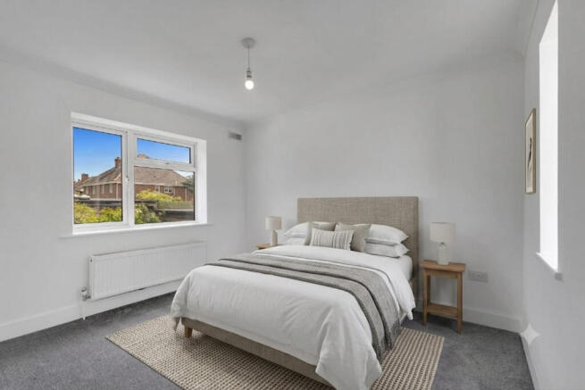 2 bed property, in Oakley Road, £500,000