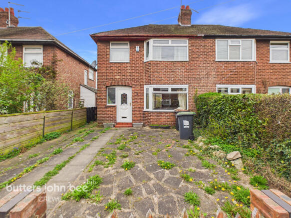 3 bed property, in Newfield Drive, £125,000