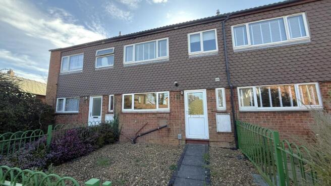 3 bed property, in Fellowes Gardens, £190,000