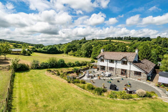 4 bed property, in Newmills, £850,000