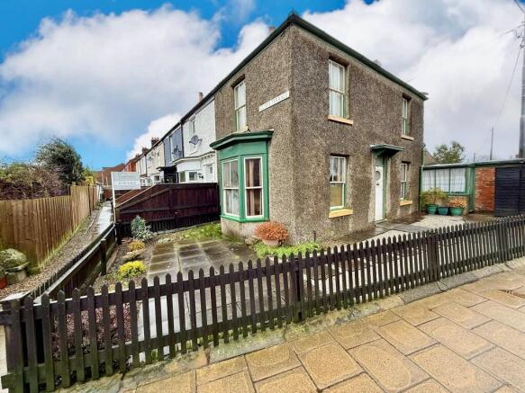 3 bed property, in Newton Road, £90,000