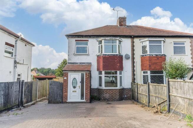 3 bed property, in Eakring Road, £150,000
