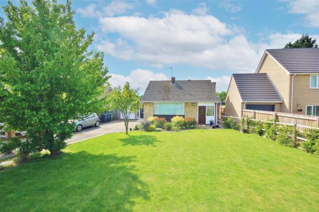 2 bed property, in King Street, £375,000