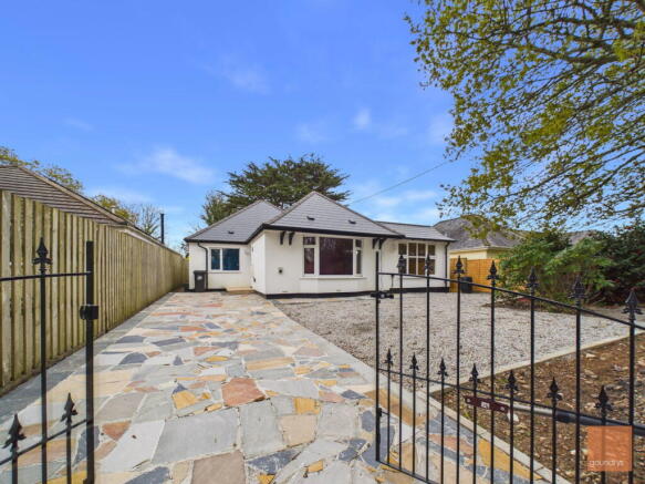 4 bed property, in Old Coach Road, £639,000