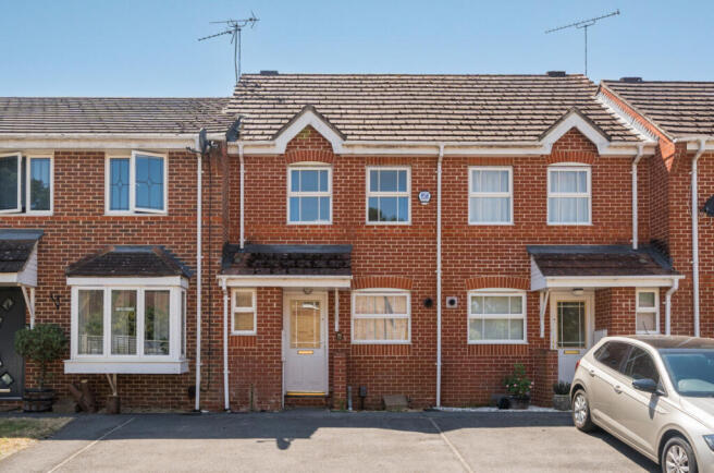 2 bed property, in Tristram Close, £275,000