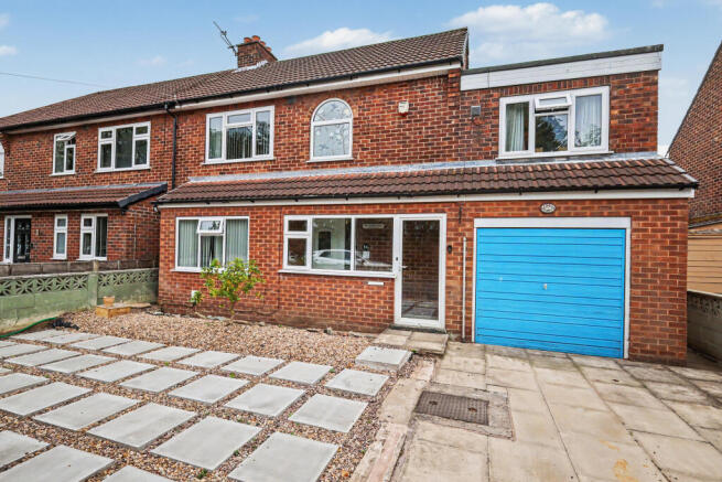 4 bed property, in Brookfield Road, £385,000