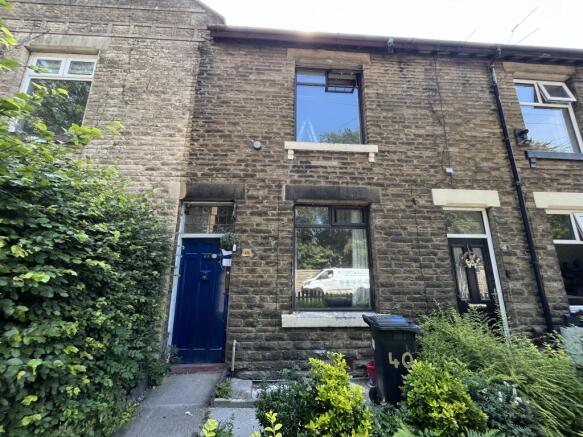 2 bed property, in 40 Bradshaw Brow, £95,000