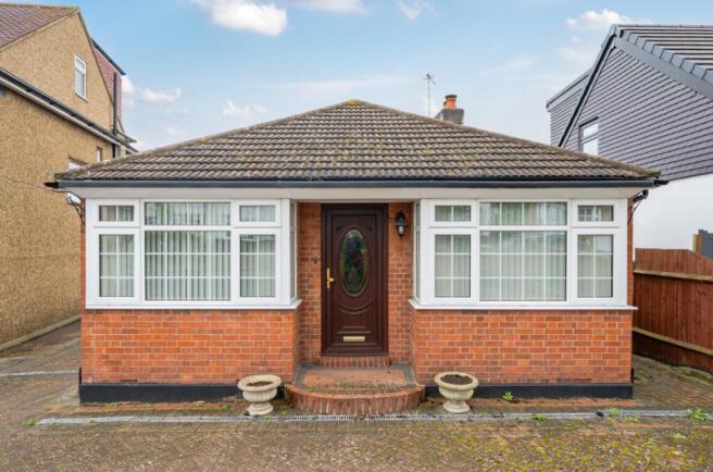 3 bed property, in Langley Avenue, £650,000