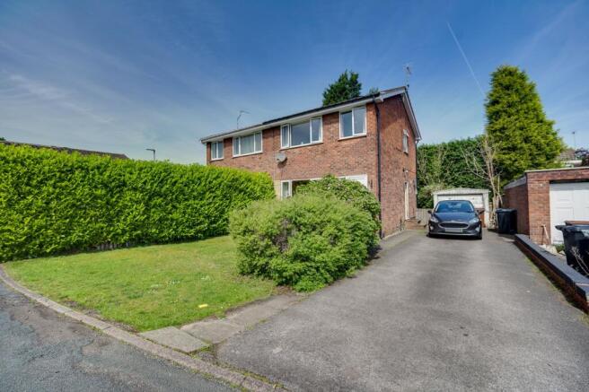 3 bed property, in Gowy Close, £200,000