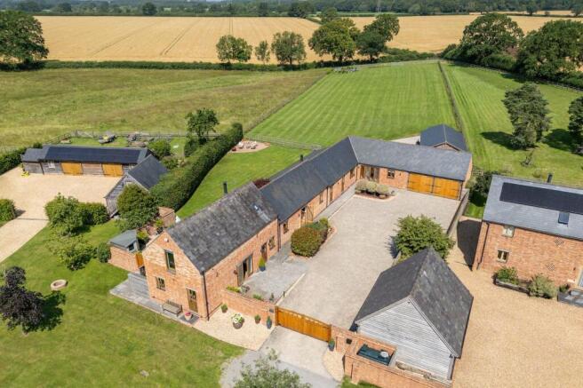 4 bed property, in Hillesden, £1,550,000