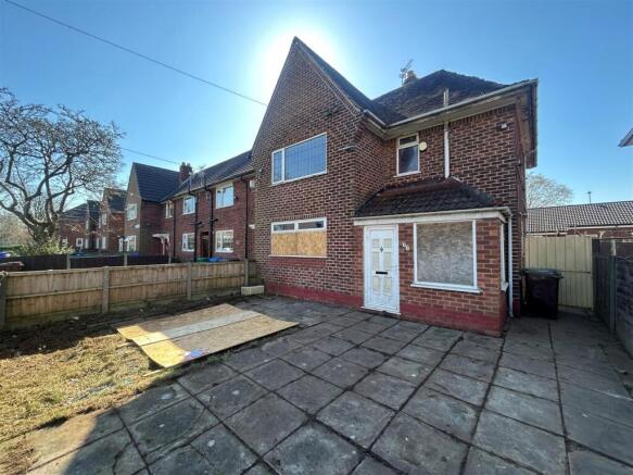 3 bed property, in Gladeside Road, £150,000