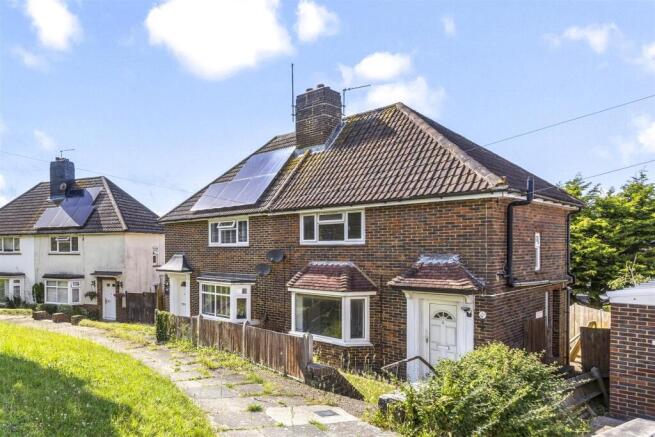 3 bed property, in Warmdene Close, £425,000