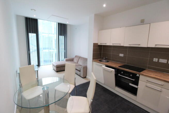 2 bed property, in Solly Place, £125,000