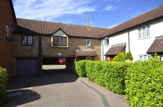 2 bed property, in Hammonds Lane, £285,000
