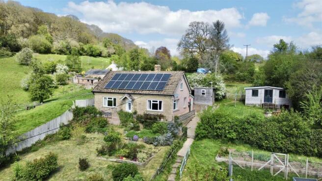 2 bed property, in The Slad, £375,000