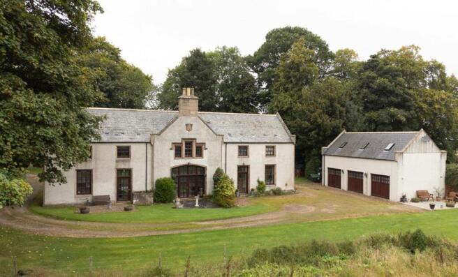 5 bed property, in Drumrossie Coach House, £495,000