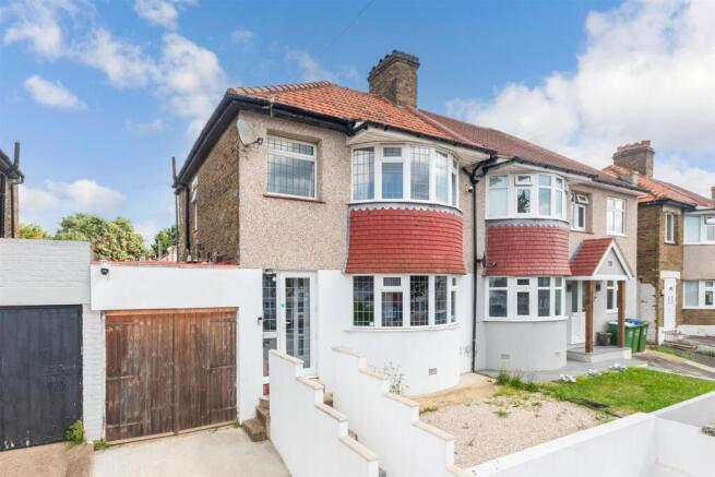 3 bed property, in Okehampton Crescent, £395,000