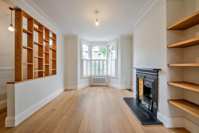 3 bed property, in Edric Road, £800,000