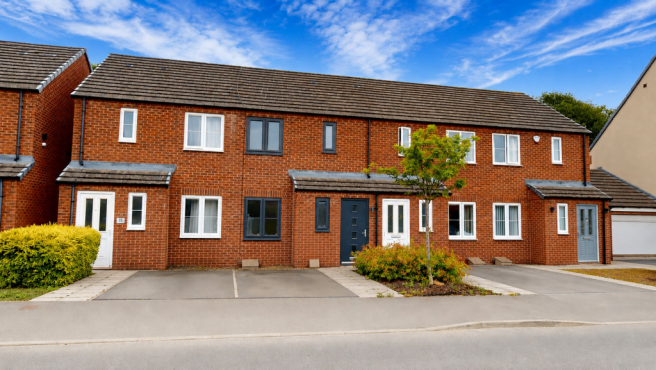 2 bed property, in Stayers Road, £180,000