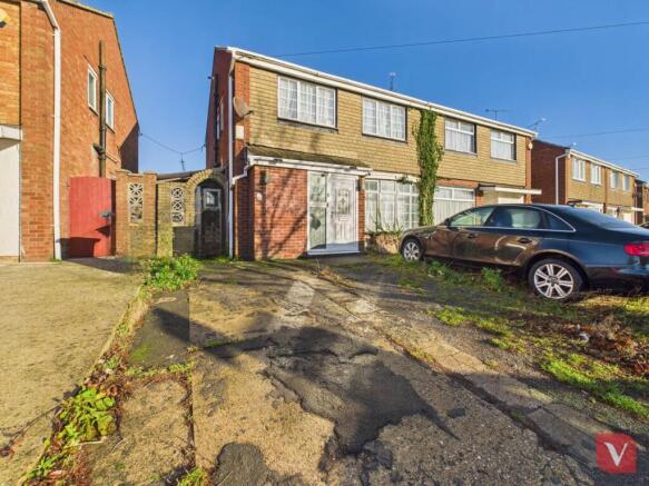 3 bed property, in Leagrave High Street, £340,000