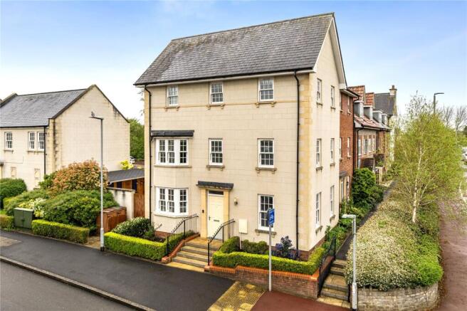 4 bed property, in Wand Road, £375,000