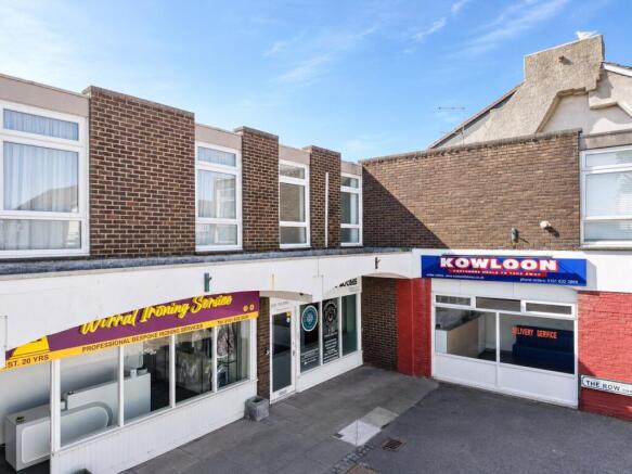 1 bed property, in Market Street, £120,000