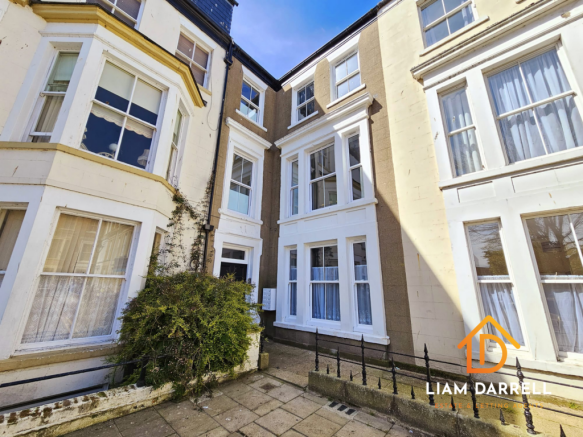 5 bed property, in Alma Square, £425,000