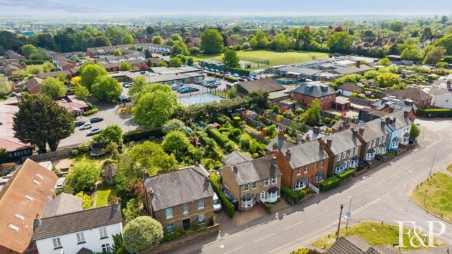 3 bed property, in Gore Road, £500,000