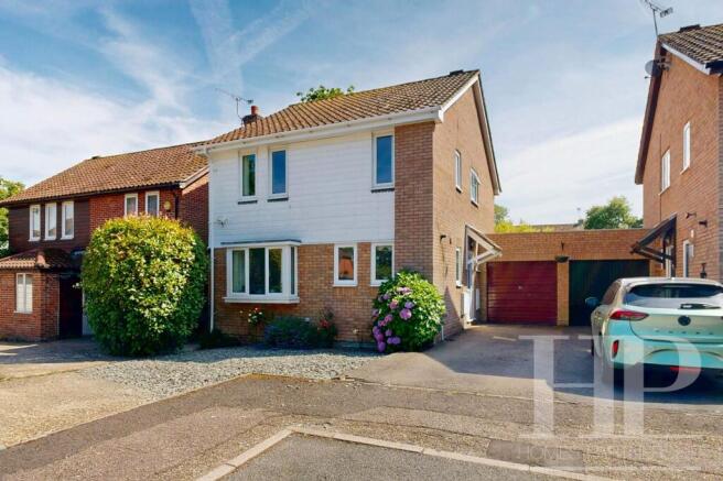 4 bed property, in Wolstonbury Close, £550,000